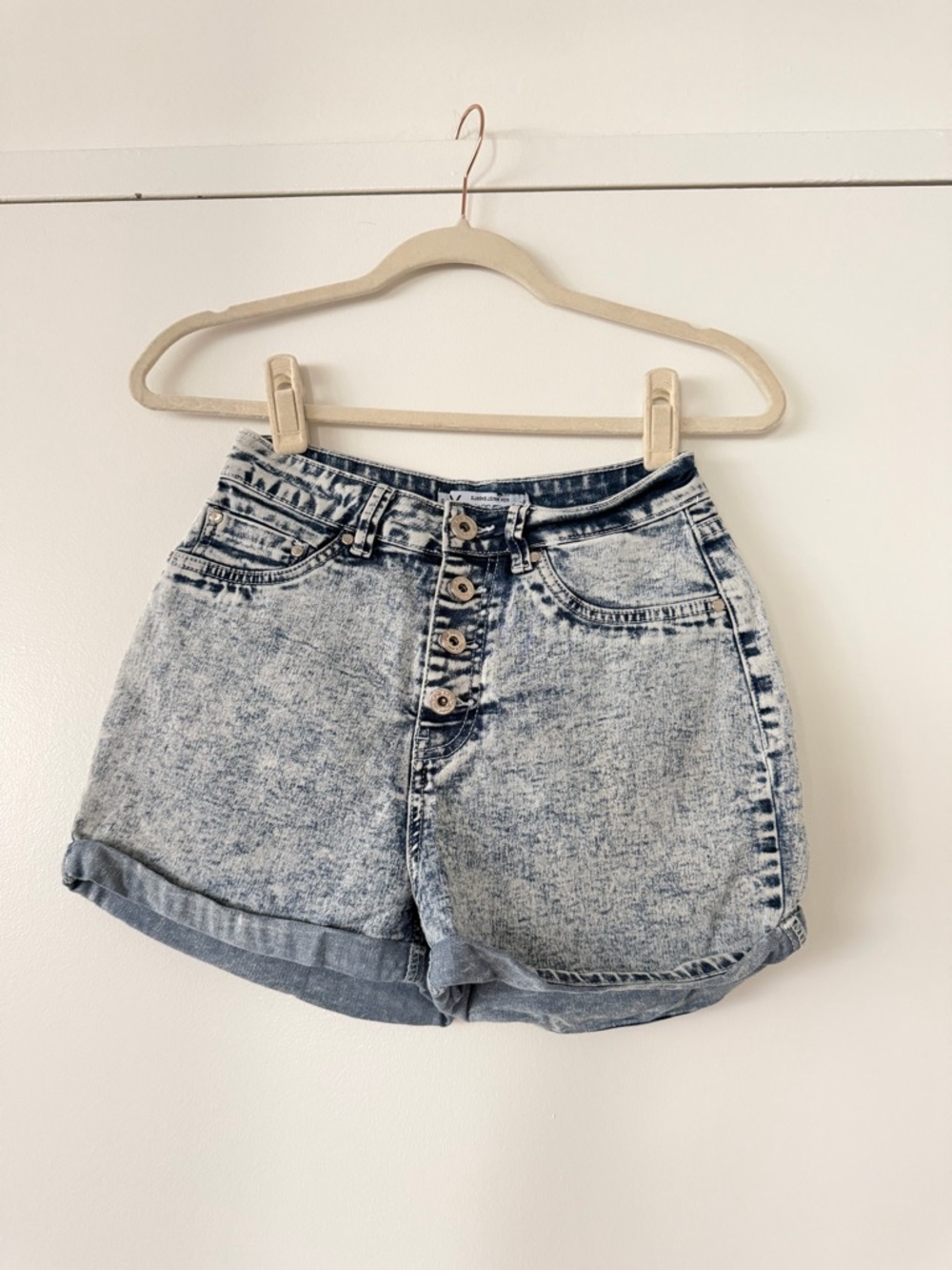 High-Waist Acid Wash Denim Shorts - Light Blue